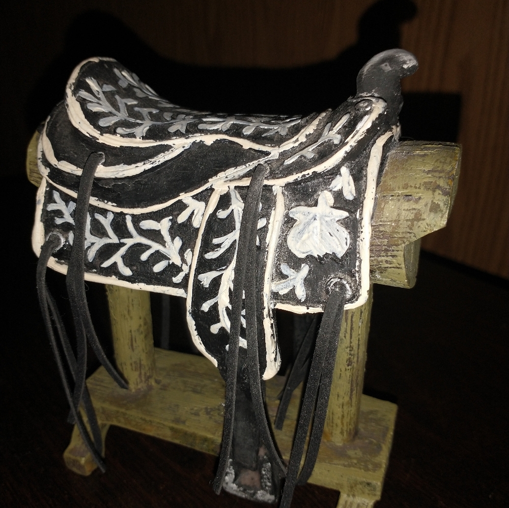 Very unique Saddle Rest.